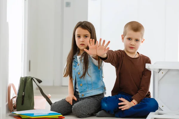 Kinderen Pesten Van Hun Klasgenoot School — Stockfoto