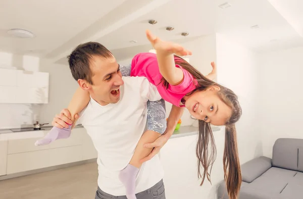 Far Och Hans Söta Dotter Umgås — Stockfoto