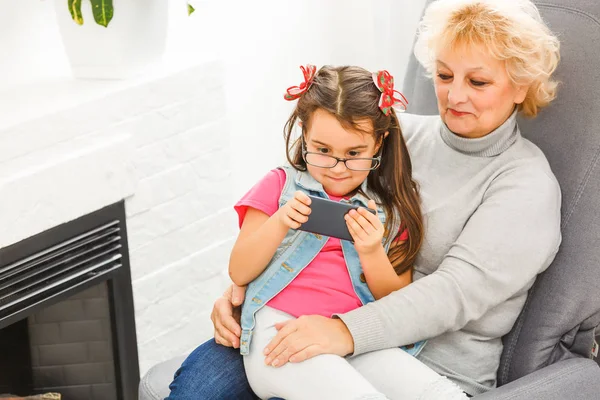 Portrait Grand Mère Avec Petite Fille — Photo