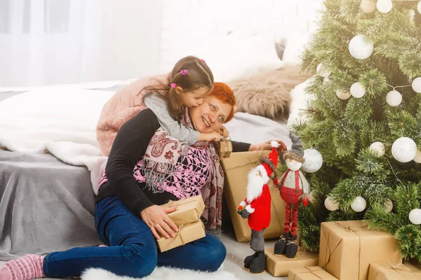 Portrait Happy Grandmother Her Little Granddaughter Preparing Christmas — 스톡 사진