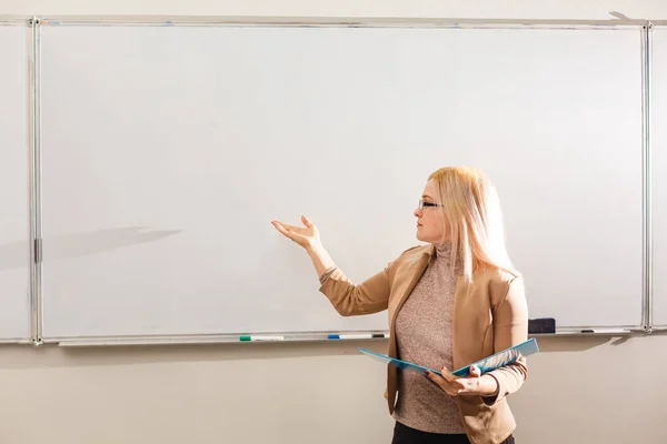 Insegnante Seduto Classe — Foto Stock