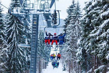 2017, Bukovel, Ukrayna: Karpat Dağları 'ndaki Bukovel kayak merkezindekiler