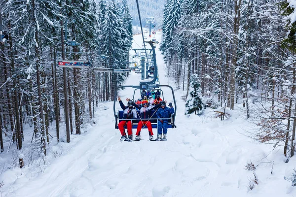 Skidåkare Skidliften Skidorten — Stockfoto