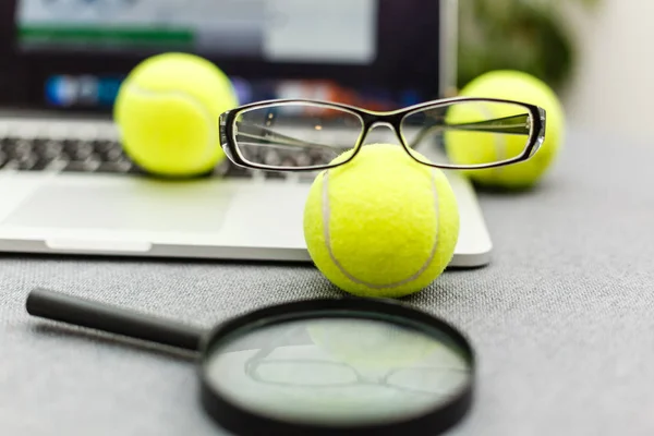 Офисные Принадлежности Теннисные Мячи Столе — стоковое фото