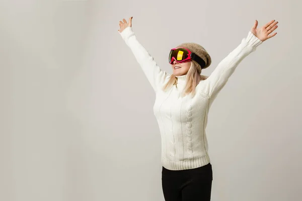 Porträt Eines Glücklichen Jungen Mädchens Mit Skibrille — Stockfoto