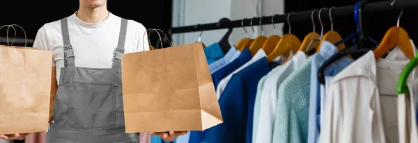 Delivery Mail People Concept Happy Man Delivering Food Disposable Paper — Stock Photo, Image