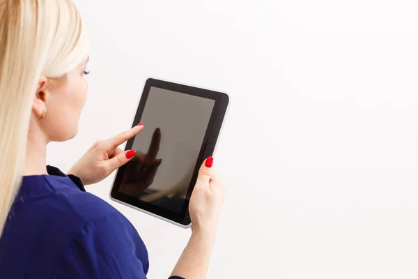 Picture of happy woman with tablet pc computer — Stock Photo, Image