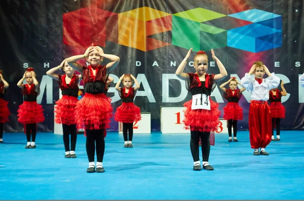 Děti tančit na mezinárodní "Megadance" competotion — Stock fotografie