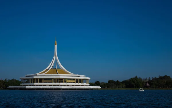 Ratchamongkol bu Suanlung Rama 9 Tayland, 24 Aralık 2016 kule