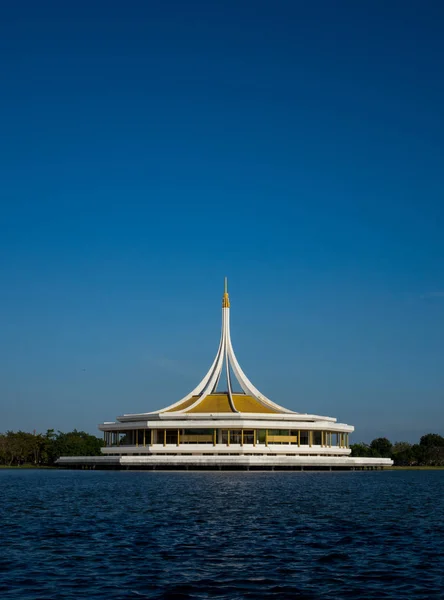 Ratchamongkol bu Suanlung Rama 9 Tayland, 24 Aralık 2016 kule