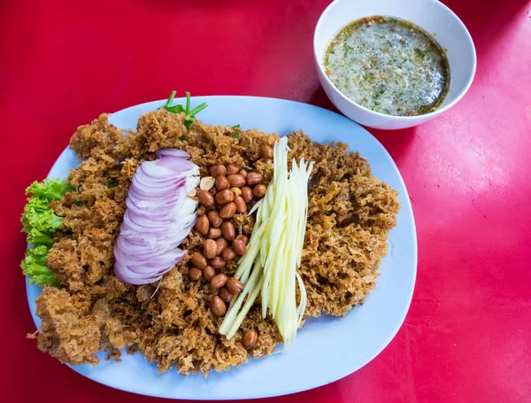 Tayland Mutfağı ve gıda, gevrek yayın balığı salatası