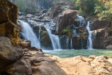 Şelaleler, Lodh Falls, Burhaghat Falls, dağ