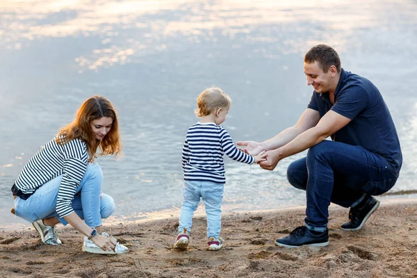 Family Little Son Have Rest Nature Spend Time Sea — Stock Photo, Image