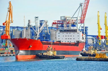 römorkör yardımcı toplu kargo gemisi