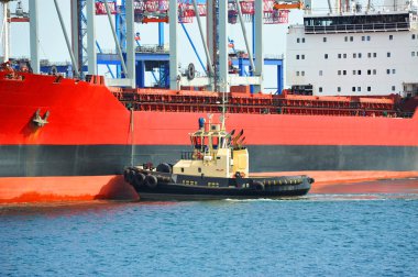 römorkör yardımcı toplu kargo gemisi