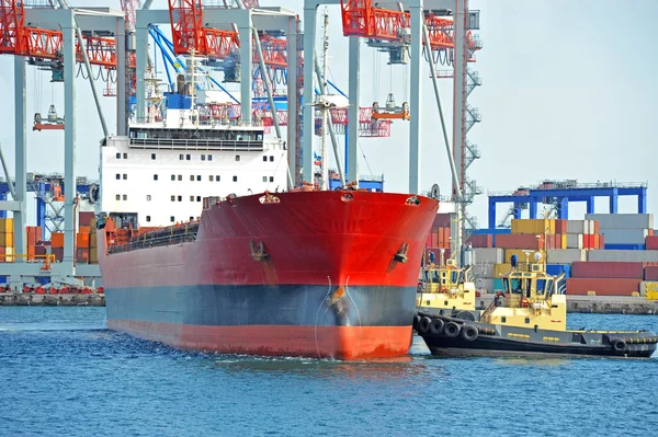 Embarcação de rebocador a granel — Fotografia de Stock