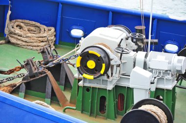 Çapa ırgat zinciri ile