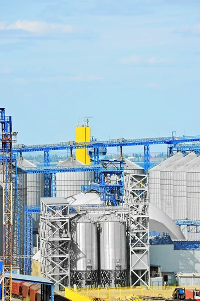 Secador de grãos do porto — Fotografia de Stock