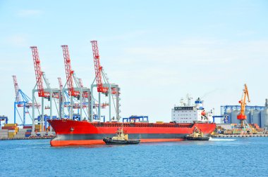 römorkör yardımcı toplu kargo gemisi