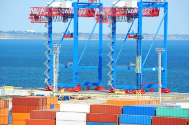 bağlantı noktası kargo vinç ve konteyner