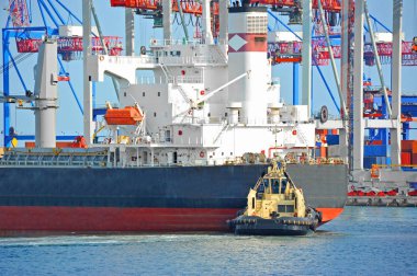 römorkör yardımcı toplu kargo gemisi