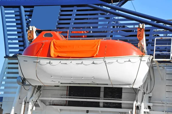 Barca di salvataggio di sicurezza sul ponte della nave . — Foto Stock