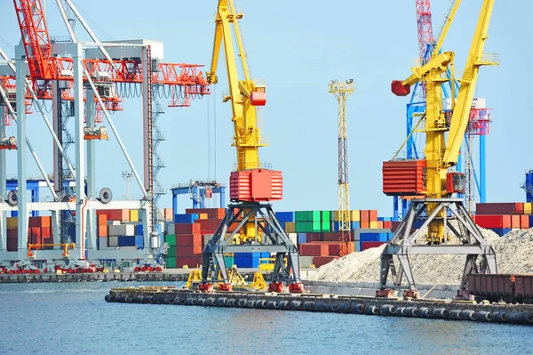 Port cargo crane and container — Stock Photo, Image