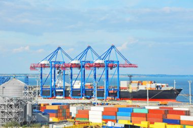 Bağlantı noktası kargo vinç, gemi ve konteyner