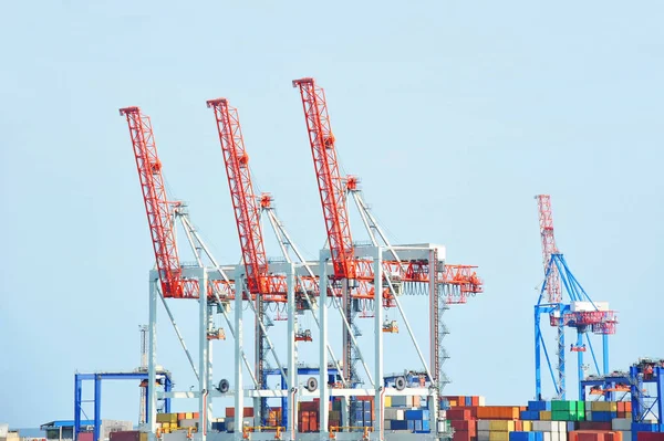 Poort lading kraan en container — Stockfoto