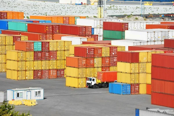 Cargo container in port — Stock Photo, Image