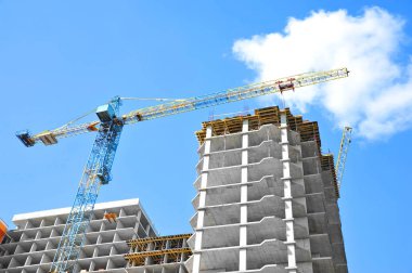 Vinç ve highrise şantiye