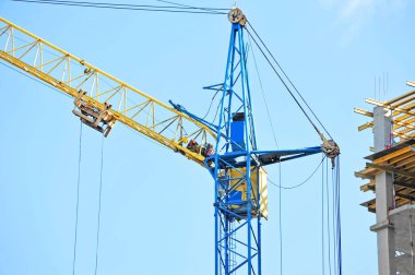 Vinç ve highrise şantiye