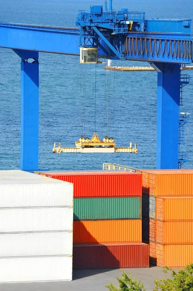 Port cargo crane and container — Stock Photo, Image