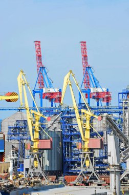 Kargo vinç ve tahıl kurutucular