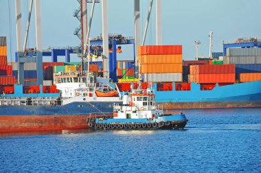 römorkör yardımcı toplu kargo gemisi