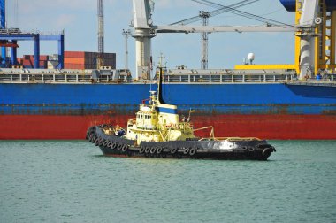 römorkör yardımcı toplu kargo gemisi