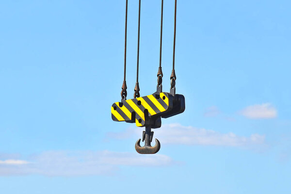 Crane winch with hook