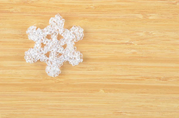 Decoratieve kunststof sneeuwvlok — Stockfoto