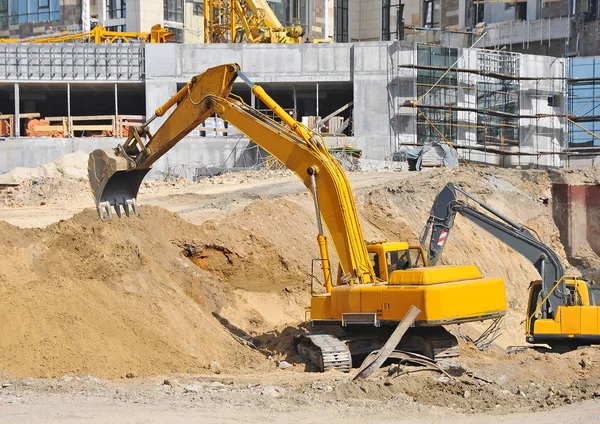 Excavating machine on construction site — Stock Photo, Image