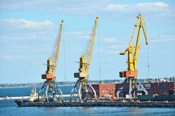 Grue à cargaison portuaire — Photo