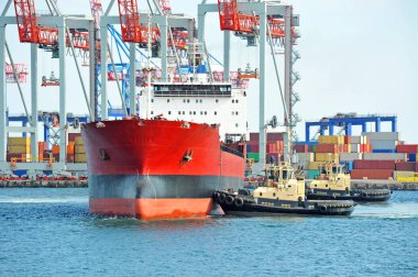 römorkör yardımcı toplu kargo gemisi