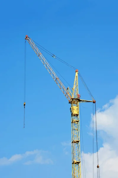 Grúa torre de construcción — Foto de Stock