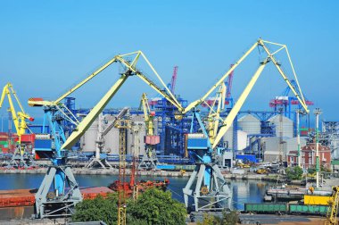 Kargo vinç ve tahıl kurutucular