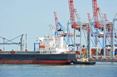 römorkör yardımcı toplu kargo gemisi