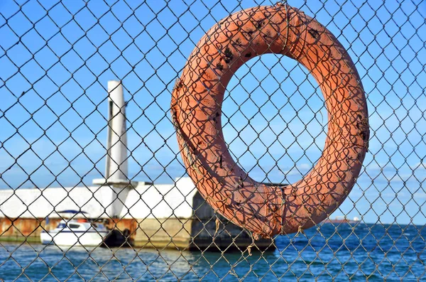 Lifebuoy with rope — Stock Photo, Image