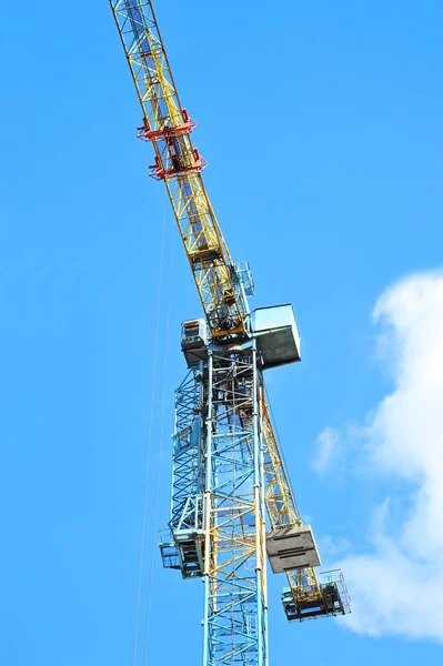 Guindaste torre de construção — Fotografia de Stock