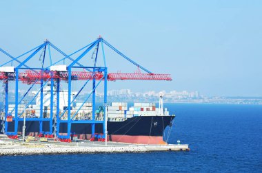 Bağlantı noktası kargo vinç, gemi ve konteyner