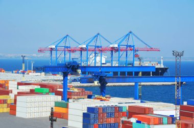 Bağlantı noktası kargo vinç, gemi ve konteyner