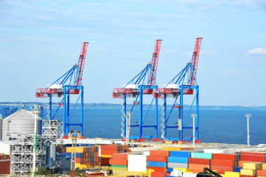 bağlantı noktası kargo vinç ve konteyner