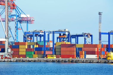 bağlantı noktası kargo vinç ve konteyner
